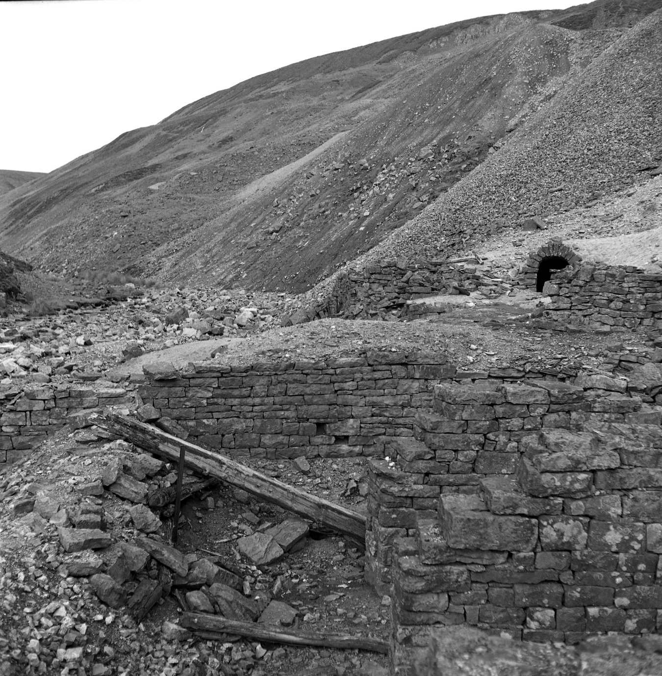 Portal Sir George Level 1975